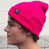 MADERA Woven Label Beanie (HOT Pink)